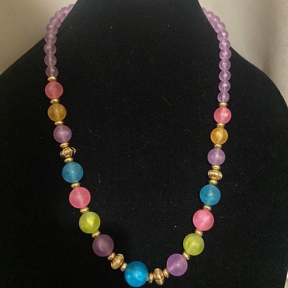 FUN Retro Spring Colored Necklace Frosted Beads - Picture 1 of 8